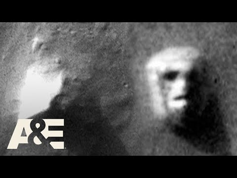 hqdefault.jpg Ancient Aliens Special Presentation: Geoglyphs on Mars Send Alien Messages (S1)